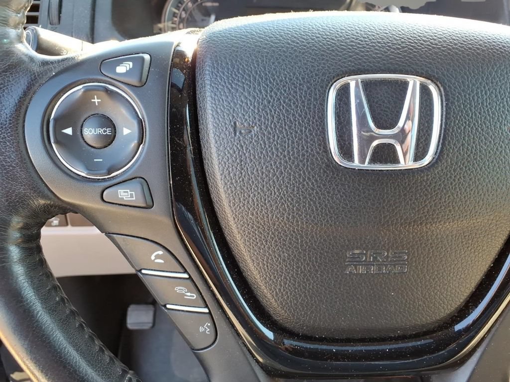 Used 2018 Honda Pilot Touring image 18