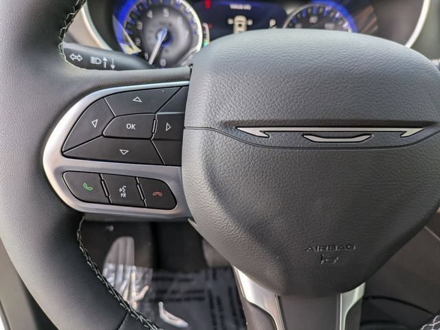 New 2027 Chrysler Pacifica Select FWD image 20