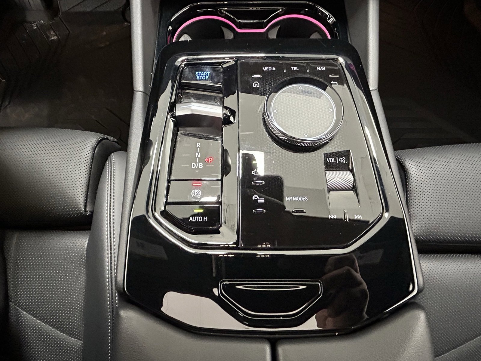 Used 2024 BMW i5 eDrive40i w/ Premium Package image 23