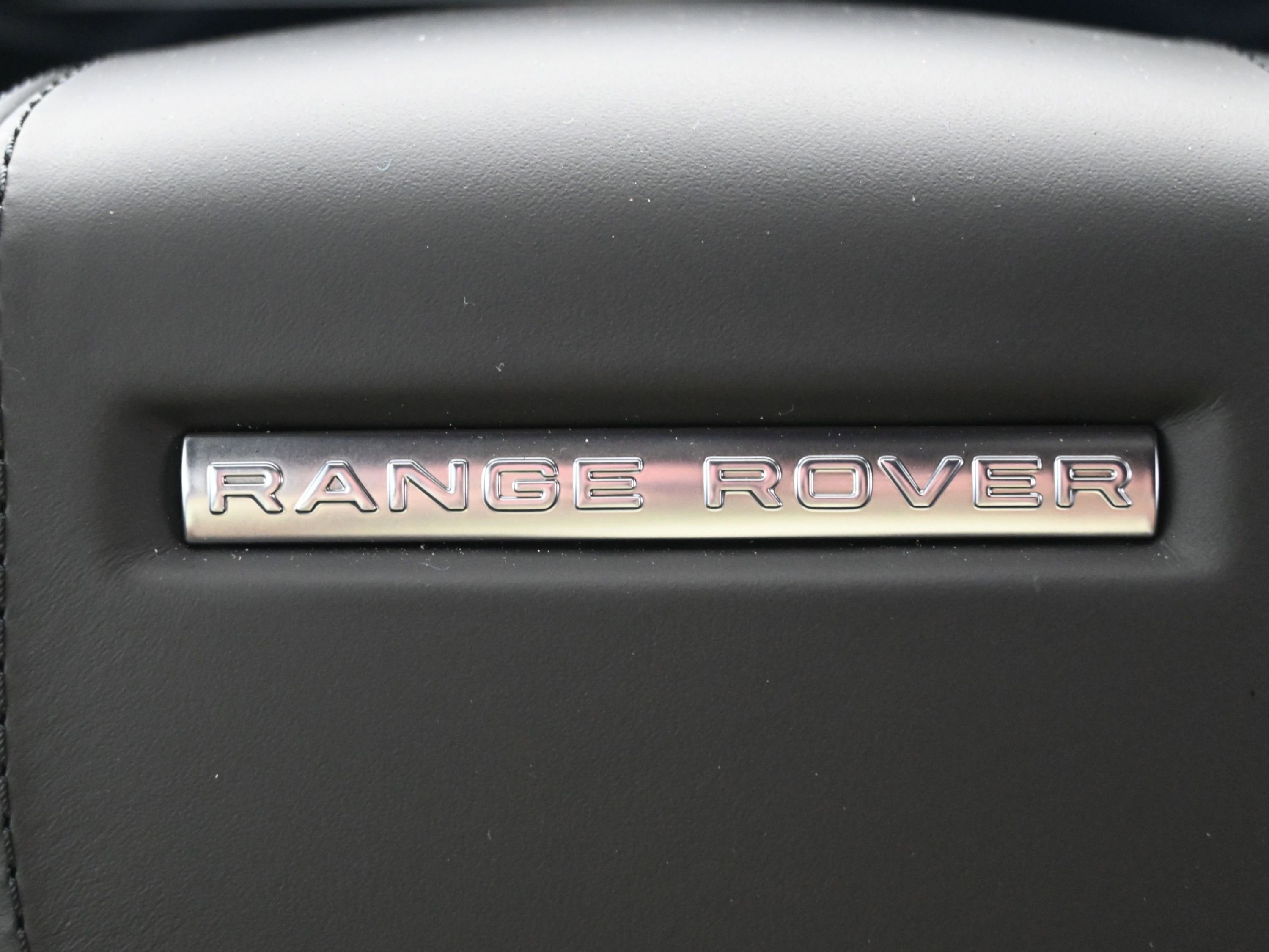 New 2025 Land Rover Range Rover Long Wheelbase SE image 20