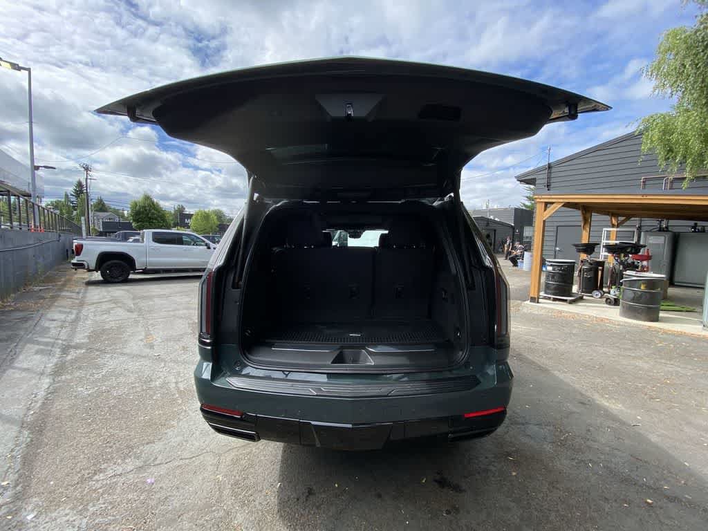 Certified 2026 Cadillac Escalade Sport w/ LPO, ONYX Package AWD/4WD image 28