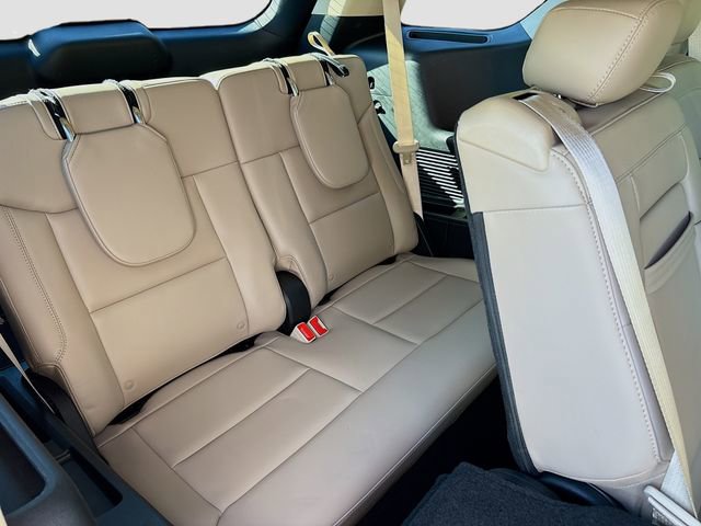 Used 2024 Ford Explorer XLT w/ Equipment Group 202A image 43