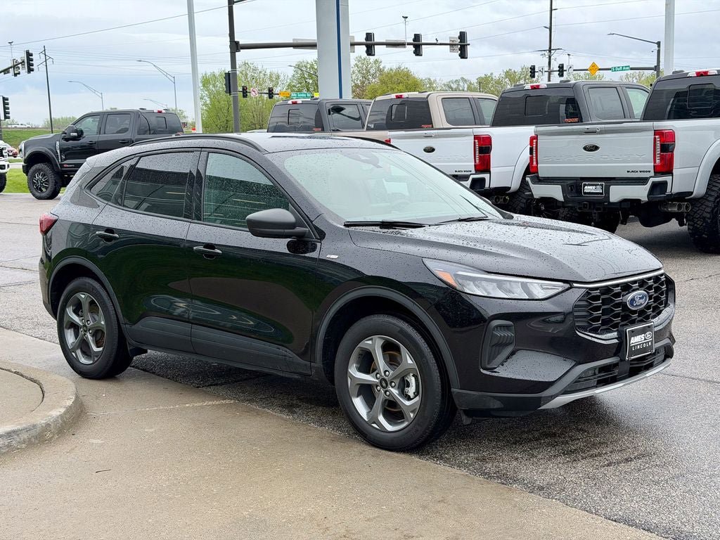 Certified 2025 Ford Escape ST-Line AWD/4WD image 7