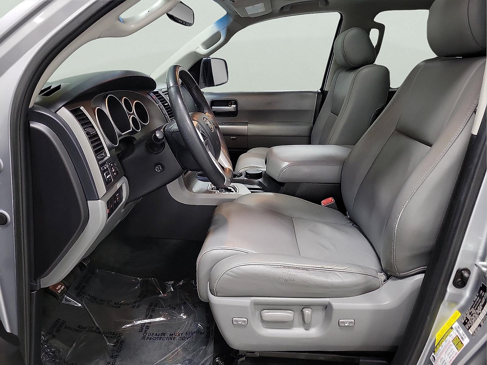 Used 2016 Toyota Sequoia Limited w/ Safety & Convenience Package AWD/4WD image 11