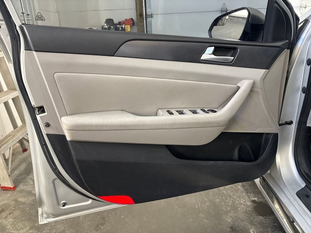 Used 2015 Hyundai Sonata Sport FWD image 15
