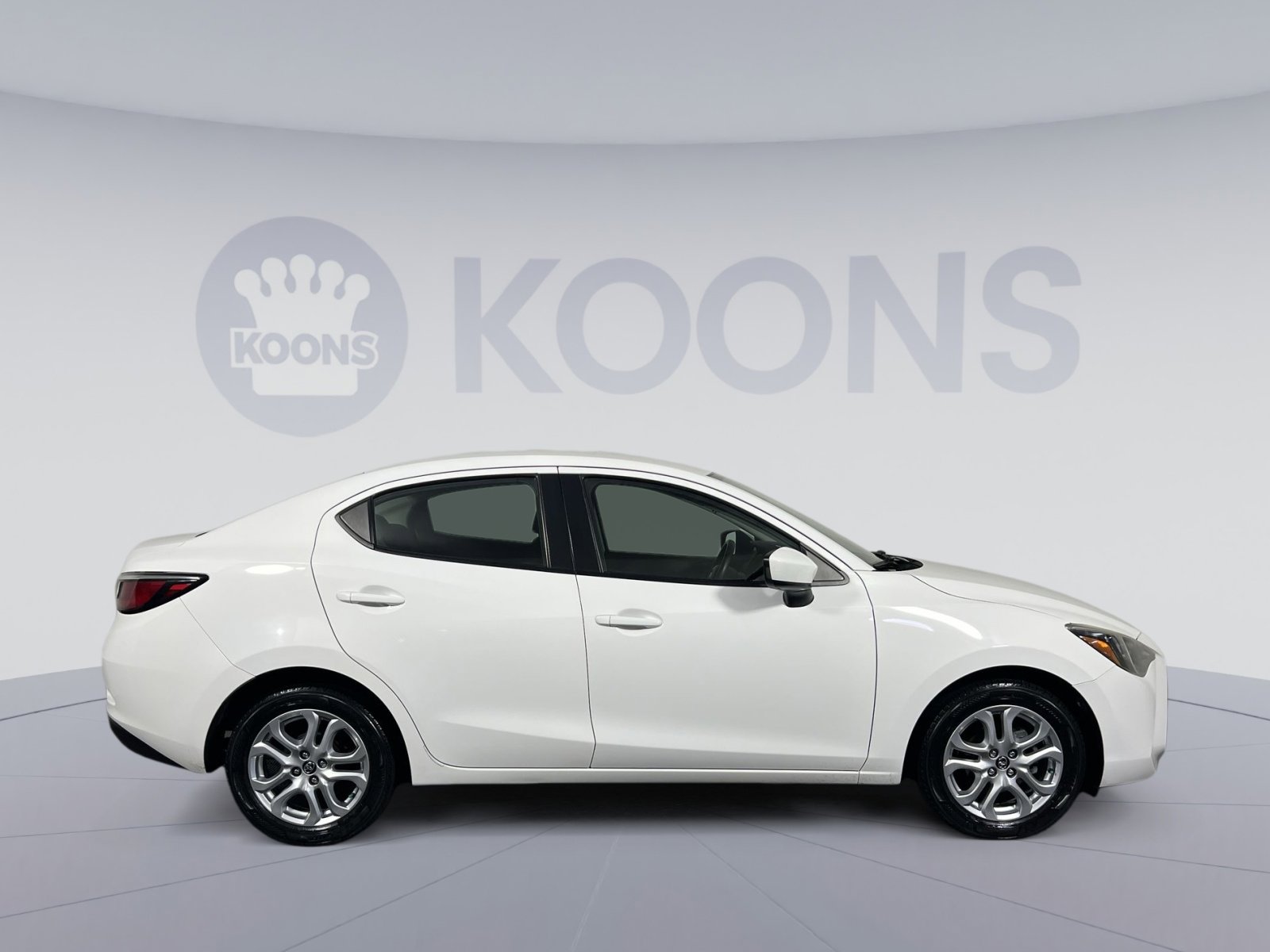 Used 2017 Toyota Yaris iA FWD image 12