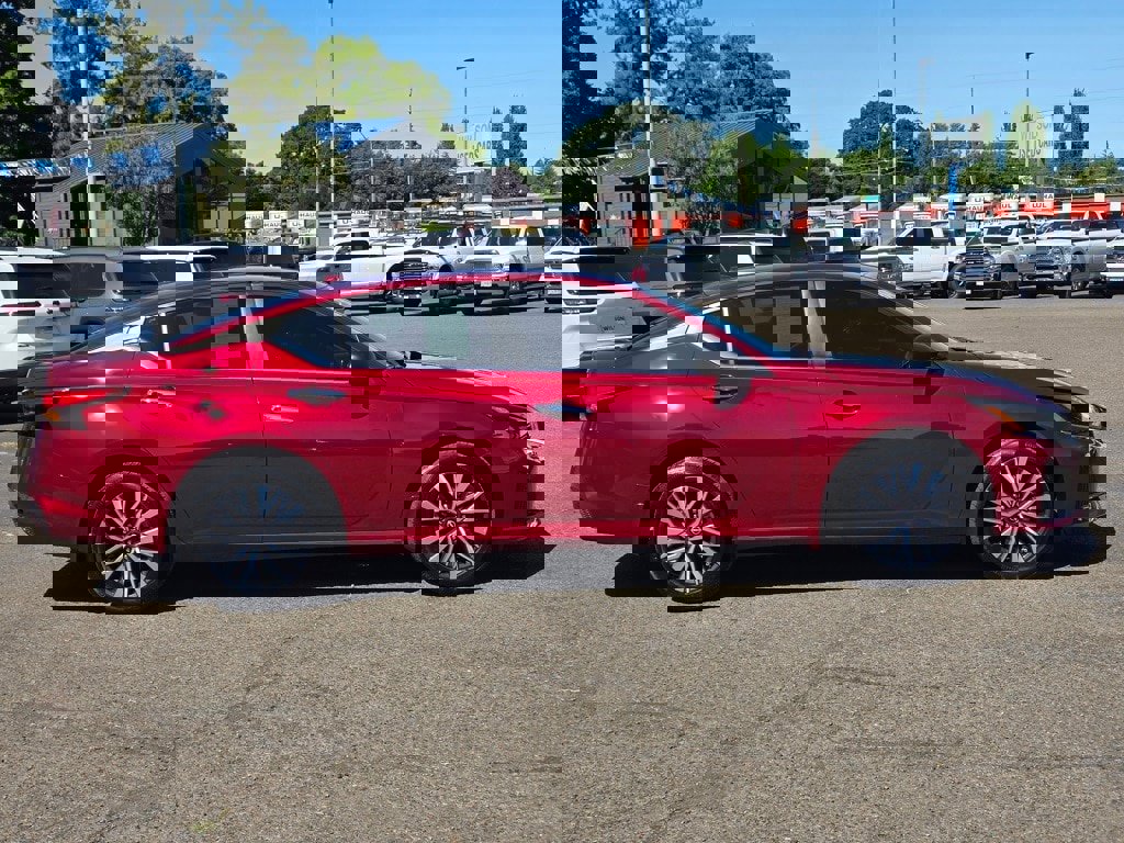 Used 2024 Nissan Altima 2.5 SV image 6