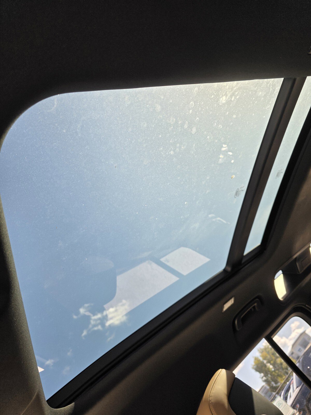 New 2026 Land Rover Defender 110 X-Dynamic SE image 12