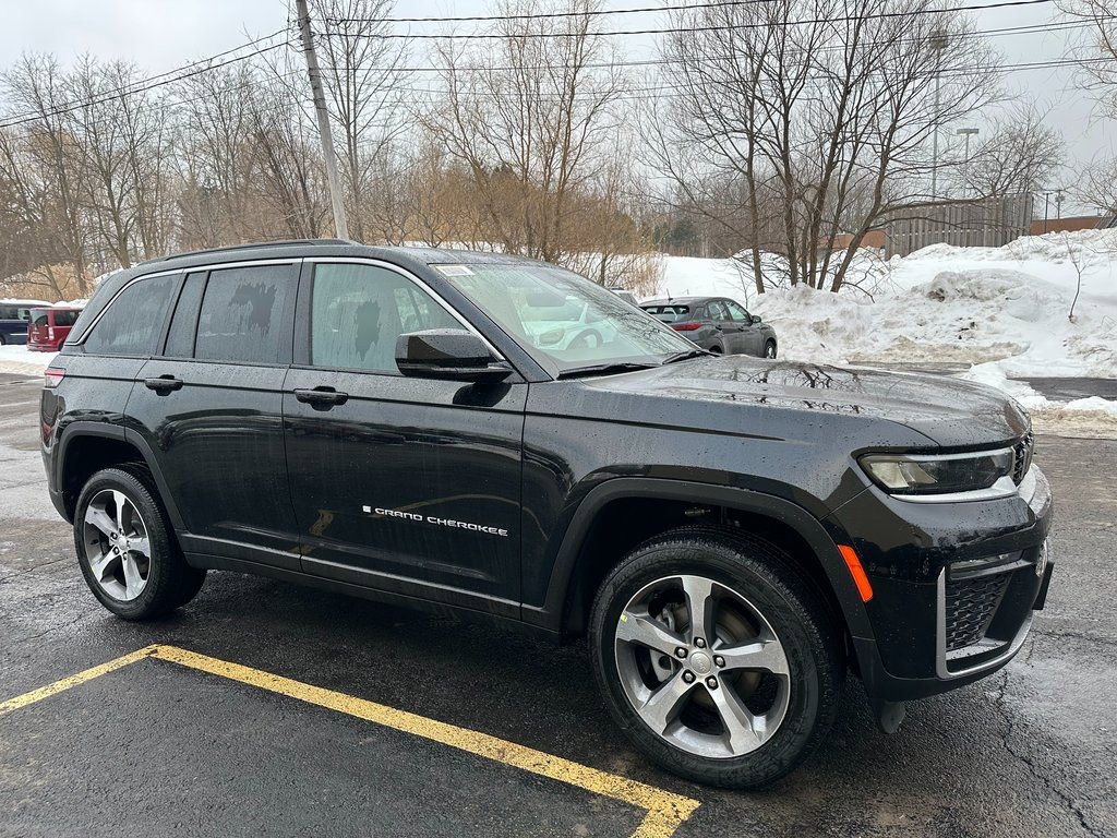 New 2026 Jeep Grand Cherokee Limited image 1