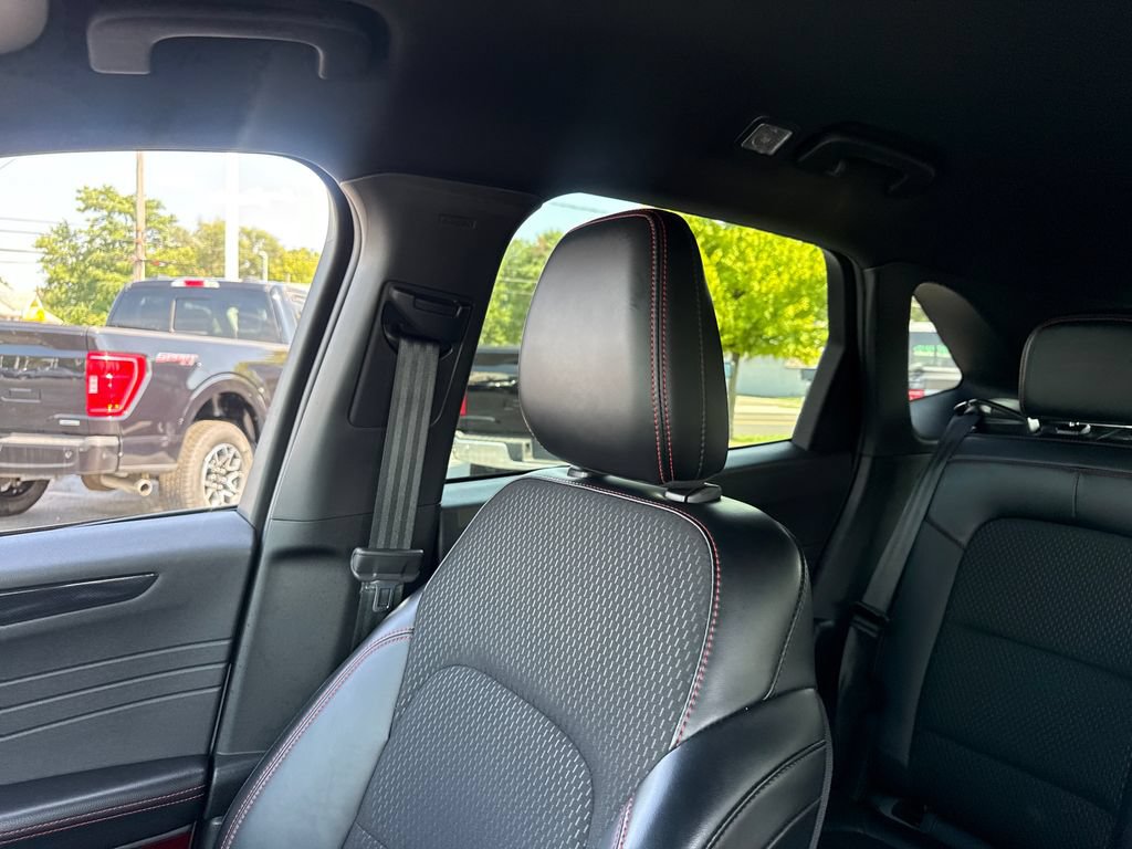 Used 2025 Ford Escape ST-Line FWD image 34