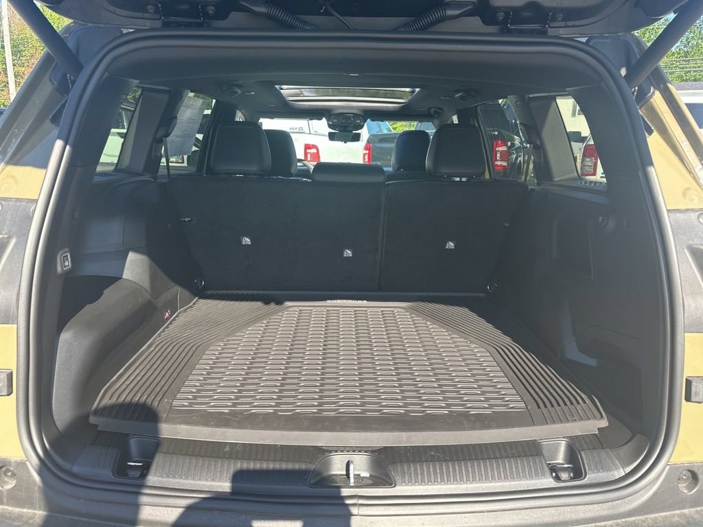 New 2026 Jeep Cherokee Overland w/ Advanced Pro Tech Group AWD/4WD image 24