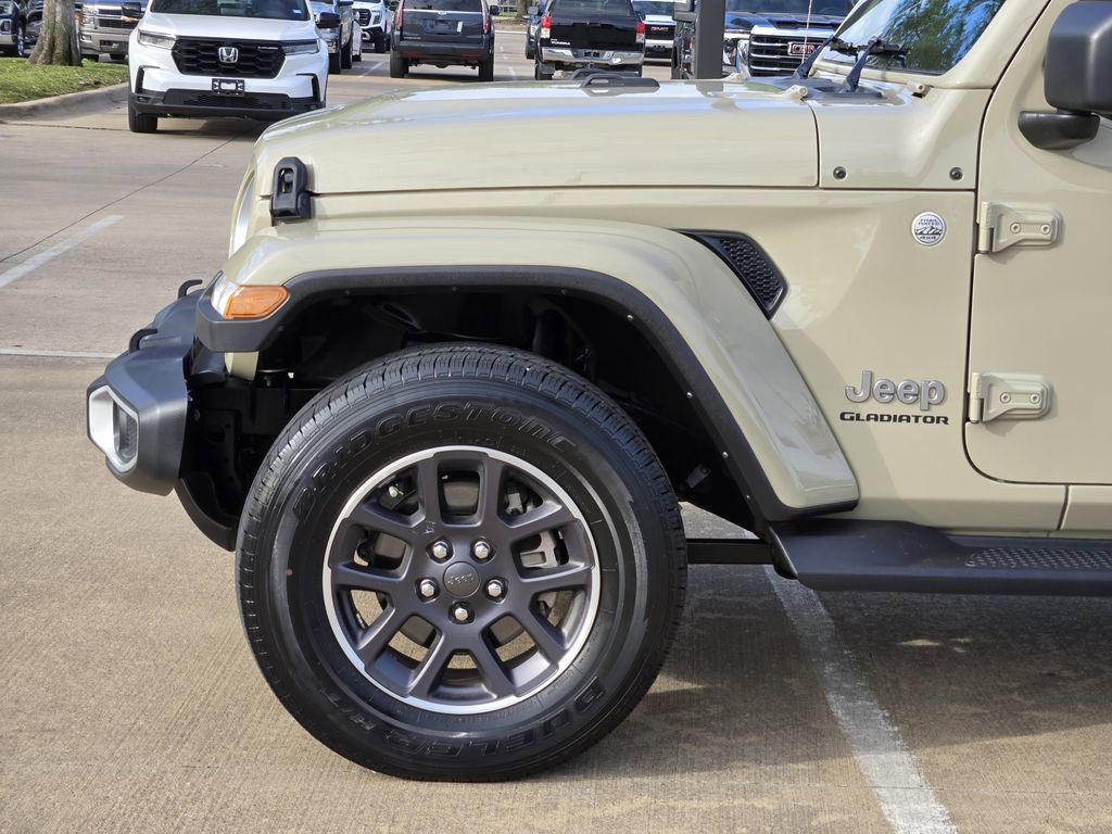 Used 2022 Jeep Gladiator Overland w/ Popular Equipment Package AWD/4WD image 9