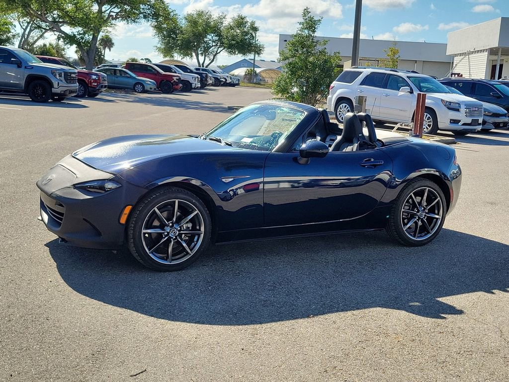 Used 2021 MAZDA MX-5 Miata Grand Touring RWD image 5