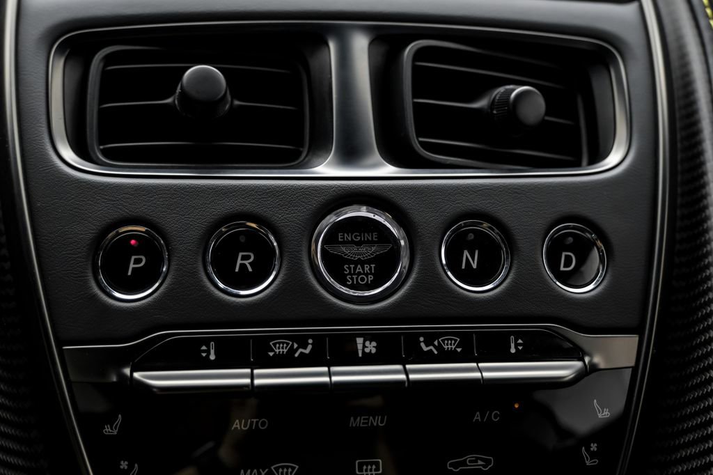 Used 2022 Aston Martin DBS Superleggera RWD image 20