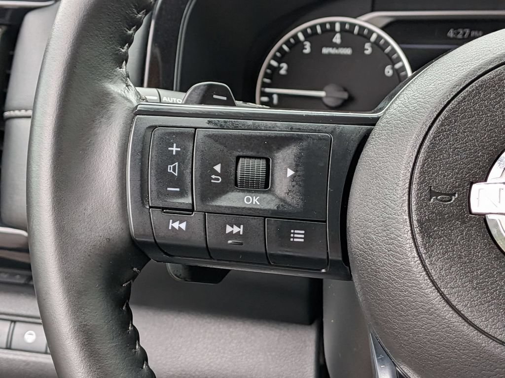 Used 2025 Nissan Pathfinder SV AWD/4WD image 30