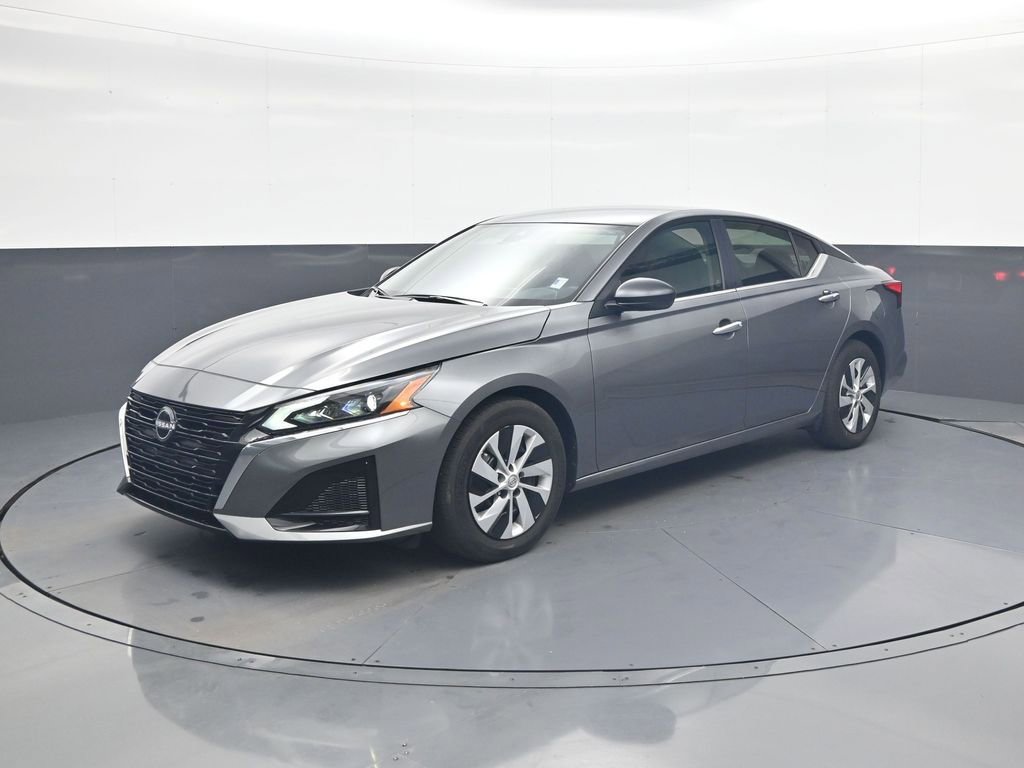 Used 2025 Nissan Altima 2.5 S image 3