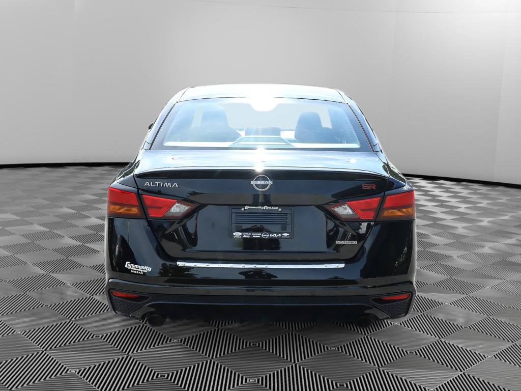 Used 2023 Nissan Altima 2.0 SR FWD image 5