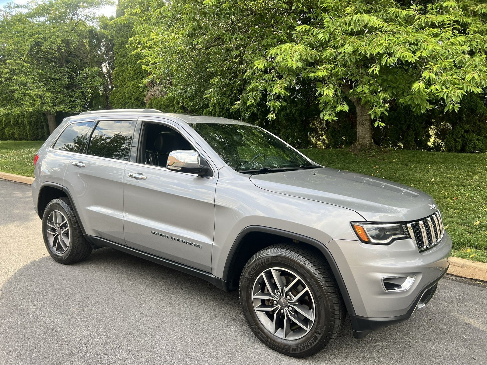Used 2019 Jeep Grand Cherokee Limited w/ Luxury Group II AWD/4WD image 40
