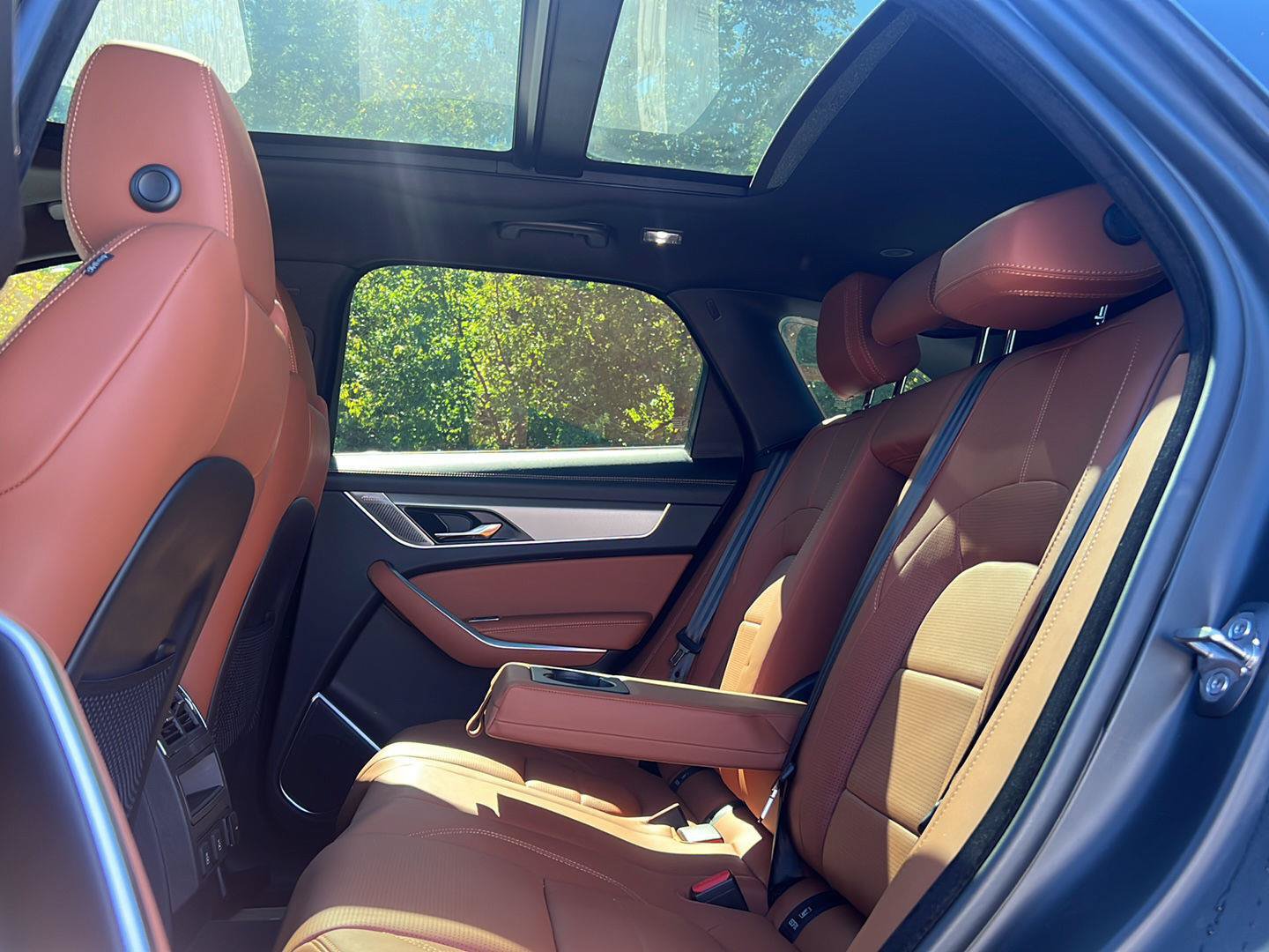 Certified 2026 Jaguar F-PACE R-Dynamic S AWD/4WD image 27
