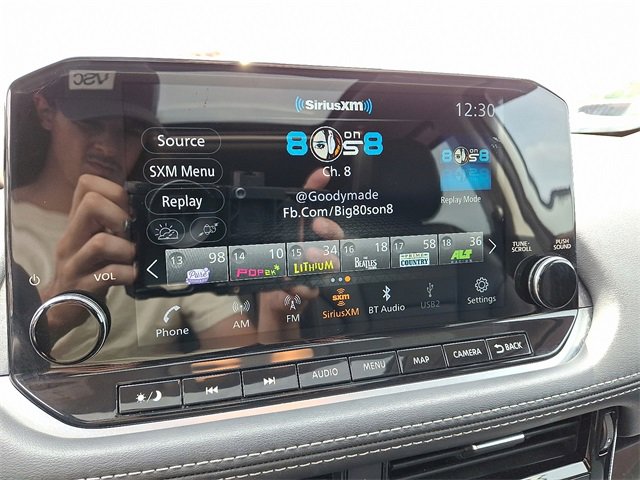 Used 2023 Nissan Rogue SL w/ SL Premium Package image 19