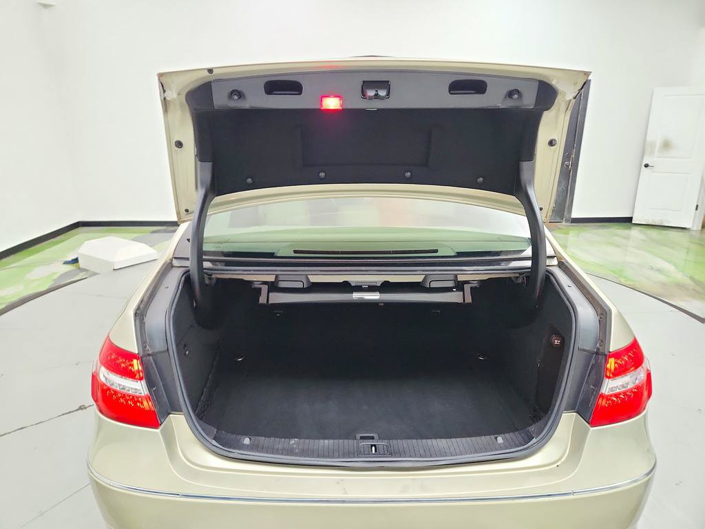 Used 2013 Mercedes-Benz E 350 Sedan image 30