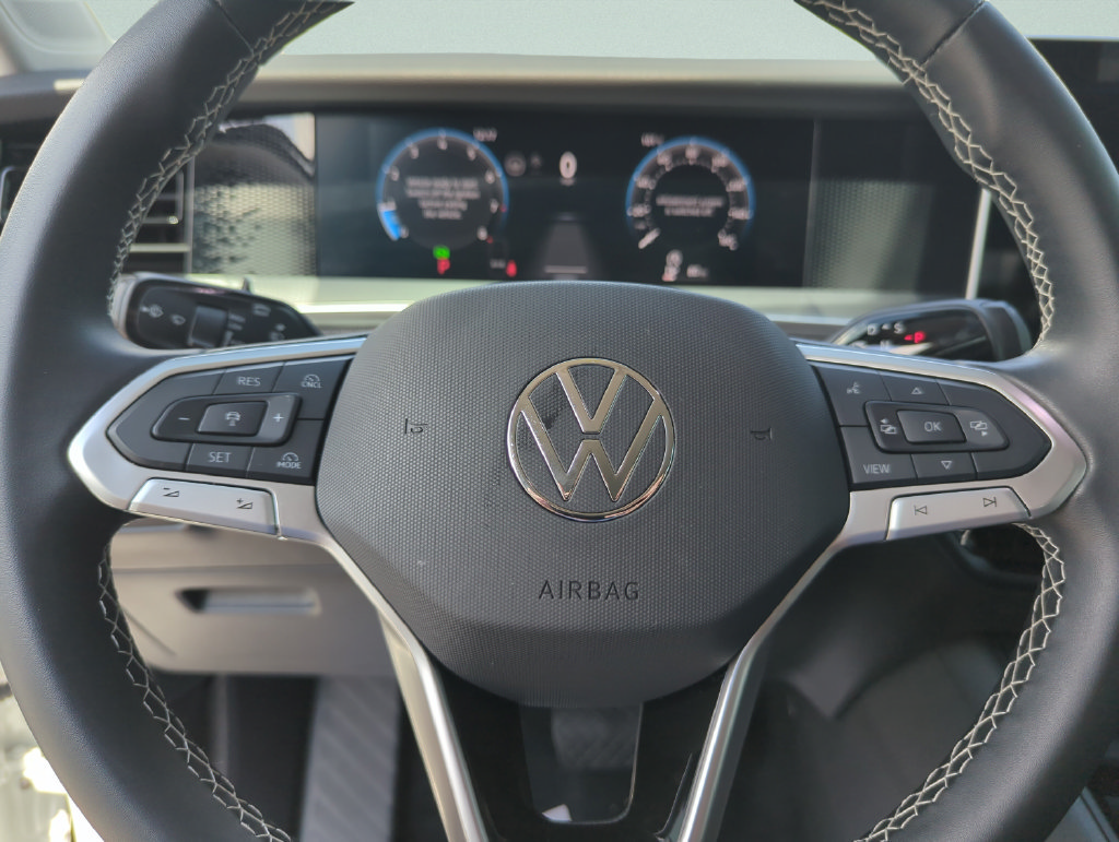 Used 2025 Volkswagen Tiguan S FWD image 43