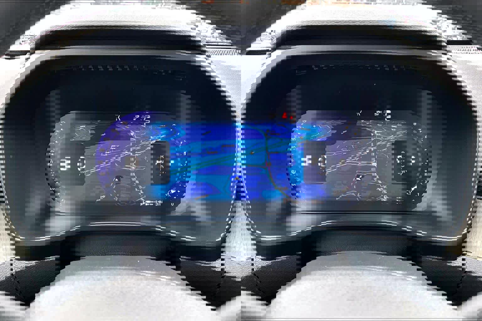 Certified 2024 Volvo XC40 B5 Plus w/ Protection Package Premier image 25