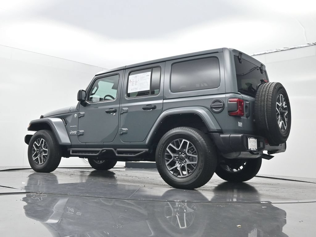 Used 2024 Jeep Wrangler Unlimited Sahara w/ Technology Group AWD/4WD image 19