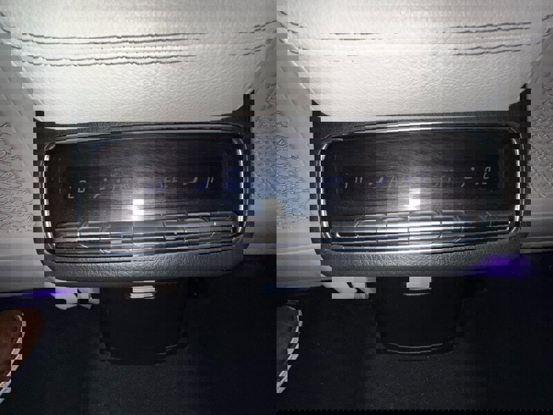 Used 2021 Mercedes-Benz GLS 580 4MATIC image 34