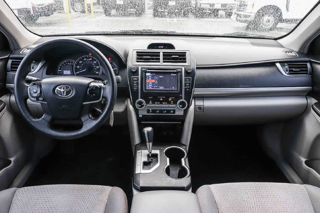 Used 2012 Toyota Camry LE FWD image 12