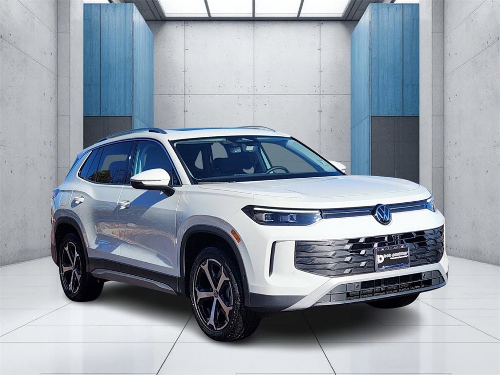 New 2025 Volkswagen Tiguan SE image 1
