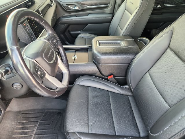 Used 2022 GMC Yukon Denali w/ Advanced Technology Package AWD/4WD image 12