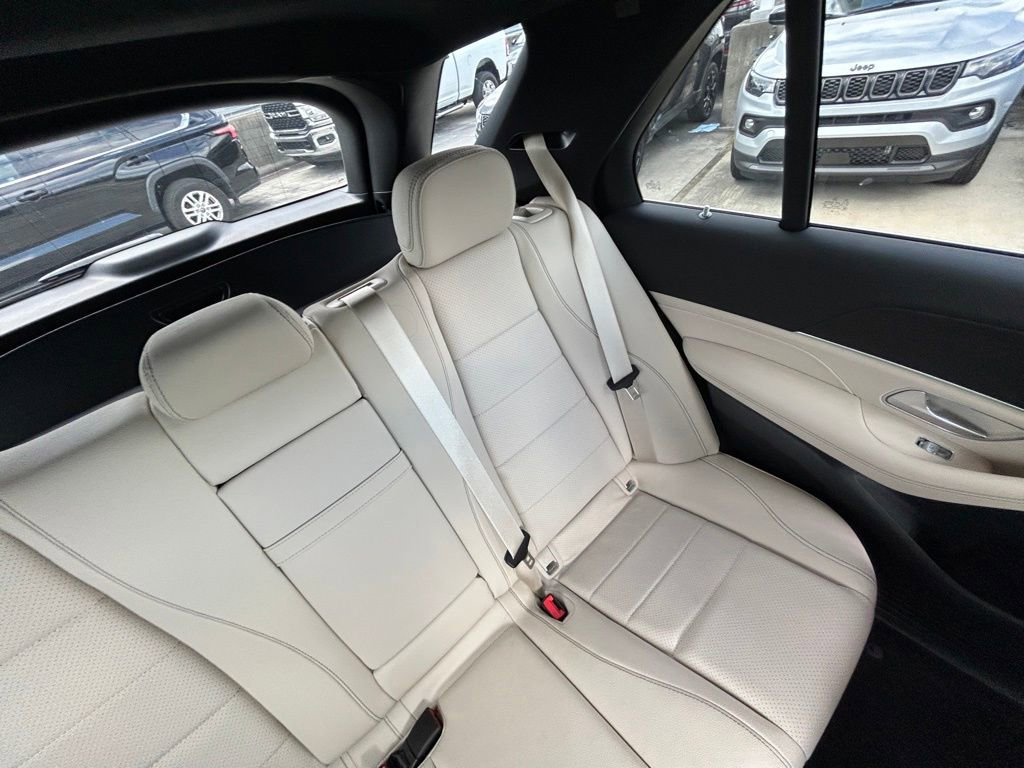 Used 2025 Mercedes-Benz GLE 450e 4MATIC image 11