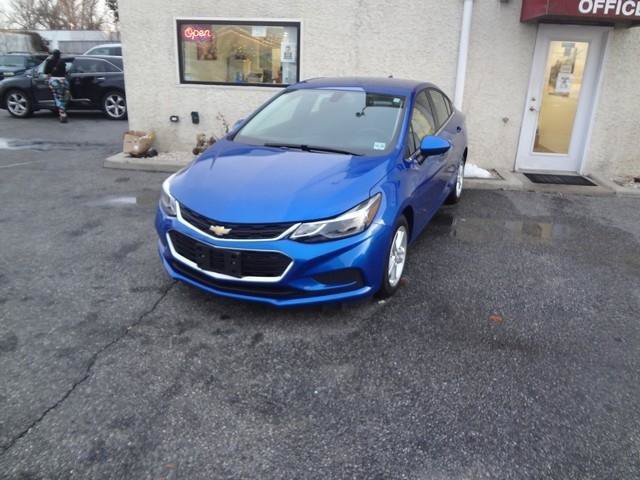 Used 2018 Chevrolet Cruze LT FWD image 3