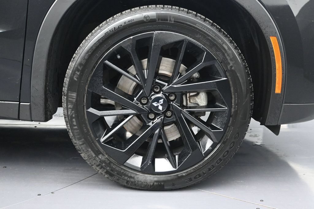 Used 2023 Mitsubishi Outlander SE FWD image 9