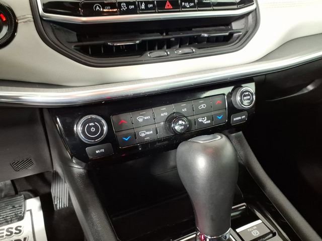 Used 2024 Jeep Compass Limited image 19