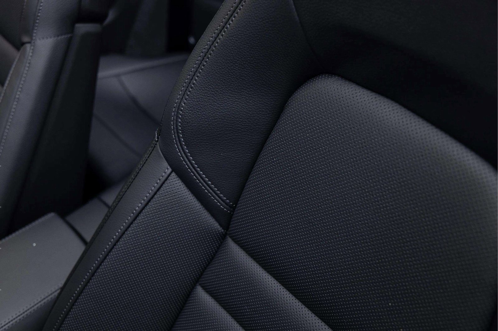 Used 2025 Porsche 911 Carrera image 20