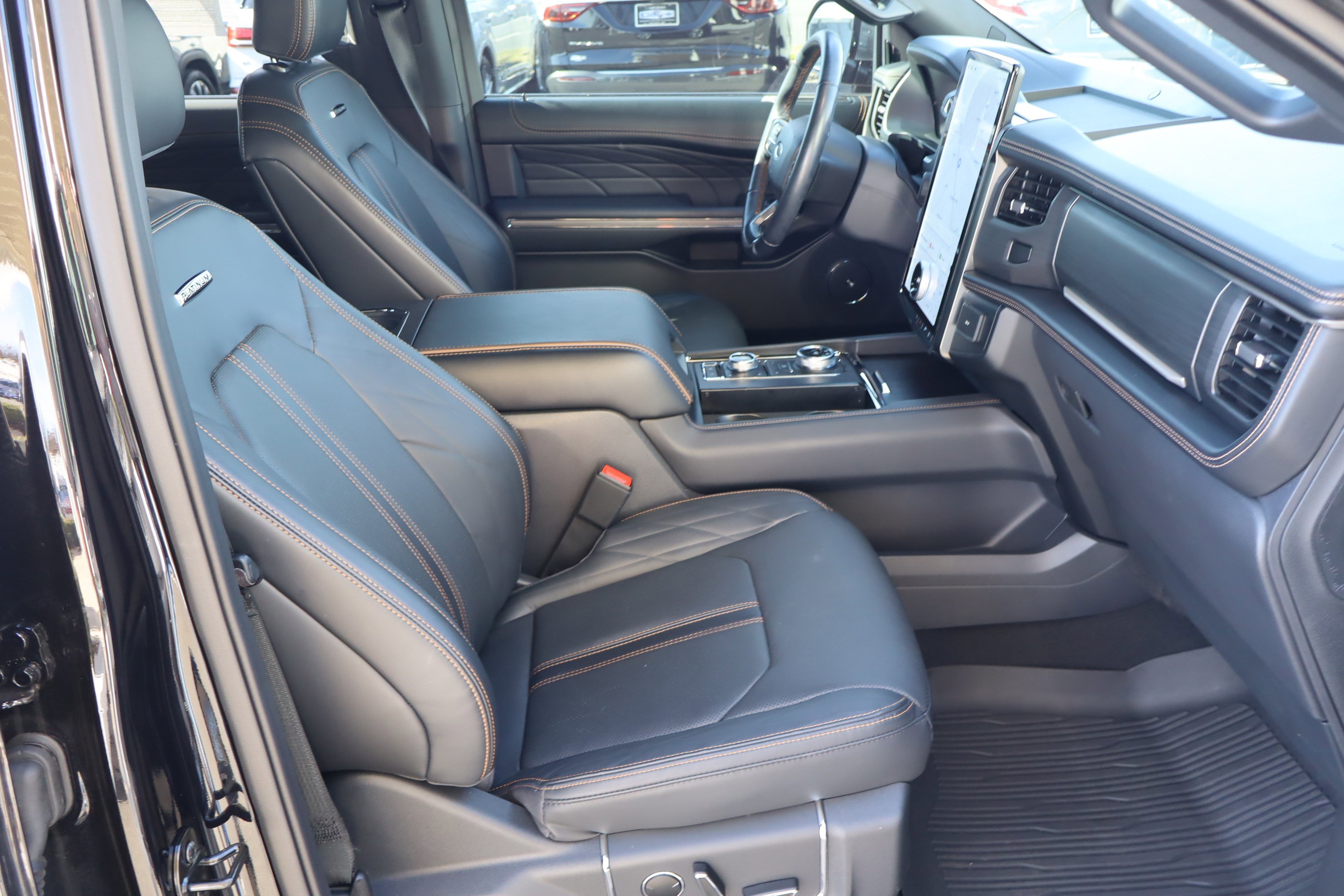 Used 2024 Ford Expedition Platinum image 42