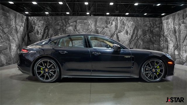 Used 2022 Porsche Panamera 4 w/ Premium Package image 24