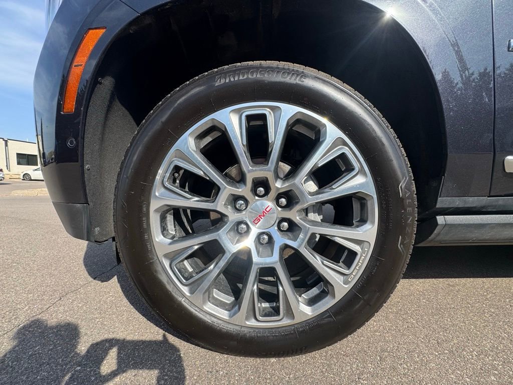 Used 2025 GMC Yukon Denali w/ Denali Reserve Package image 12