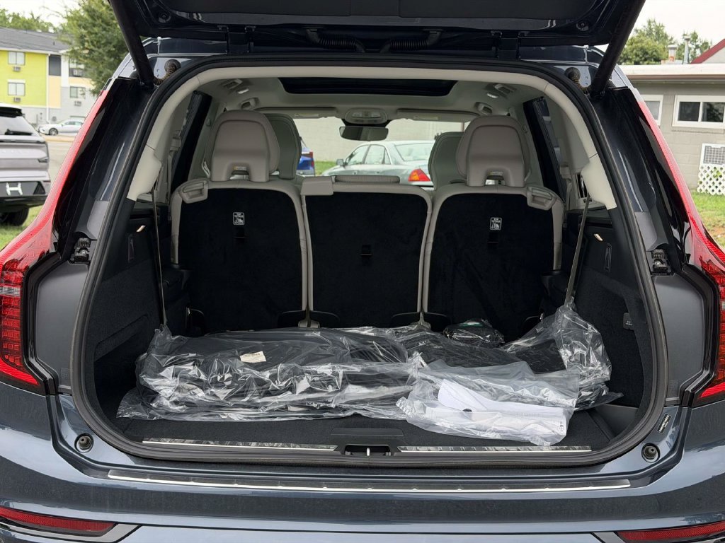 New 2026 Volvo XC90 B6 Ultra w/ Protection Package Premier AWD/4WD image 13
