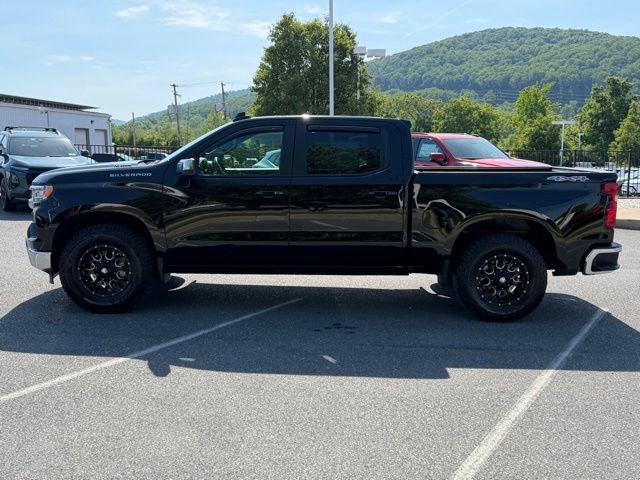 Used 2025 Chevrolet Silverado 1500 LT AWD/4WD image 9