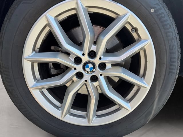 Used 2022 BMW X5 xDrive40i w/ Executive Package AWD/4WD image 13
