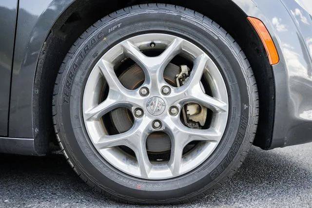 Certified 2019 Chrysler Pacifica Limited FWD image 25