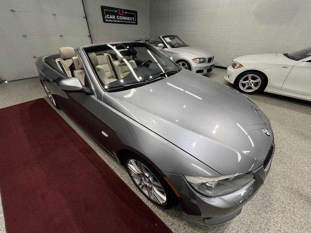 Used 2013 BMW 335i Convertible image 25