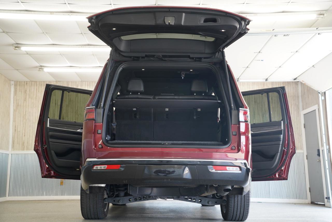 Used 2022 Jeep Wagoneer Series III w/ Premium Group I RWD image 40