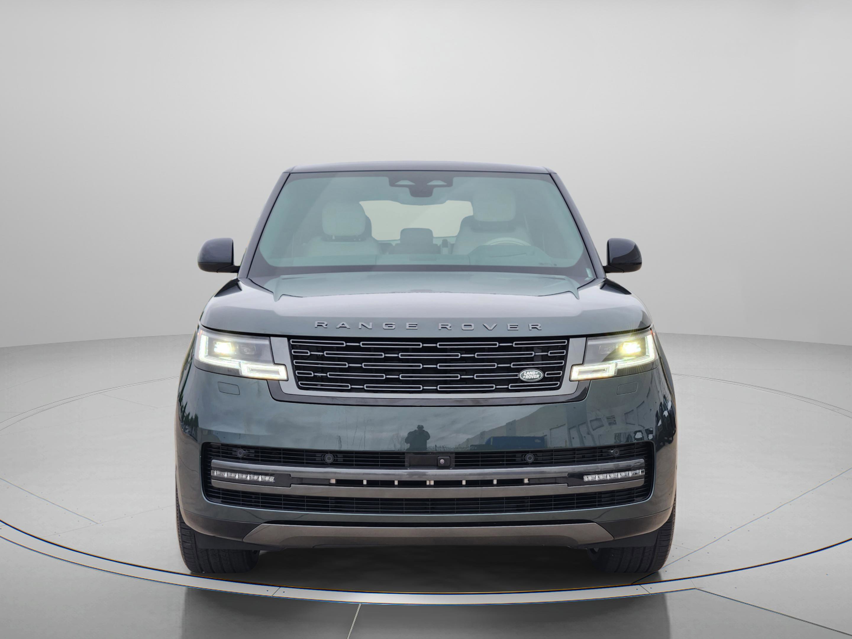 Certified 2025 Land Rover Range Rover SE AWD/4WD image 6