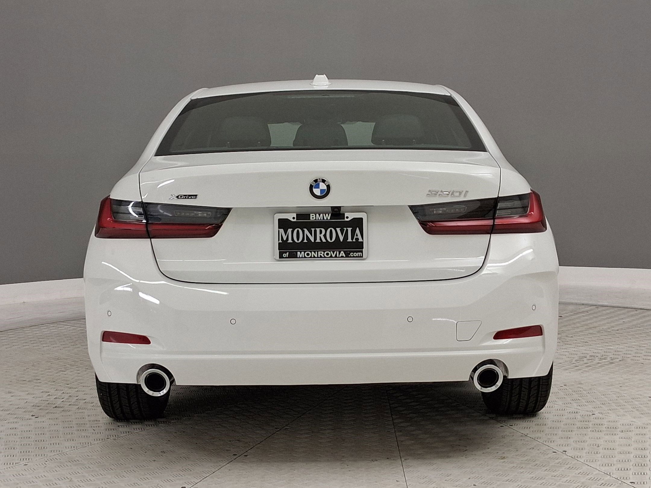 New 2026 BMW 330i xDrive Sedan w/ Convenience Package AWD/4WD image 8