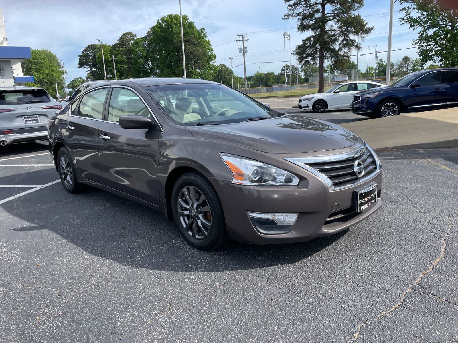 Used 2015 Nissan Altima 2.5 S w/ Sport Value Package FWD image 7