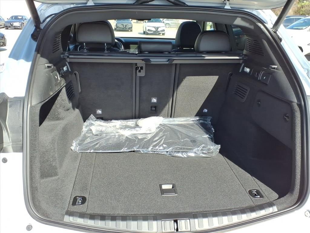 New 2026 Alfa Romeo Stelvio Sprint w/ Convenience Package image 9